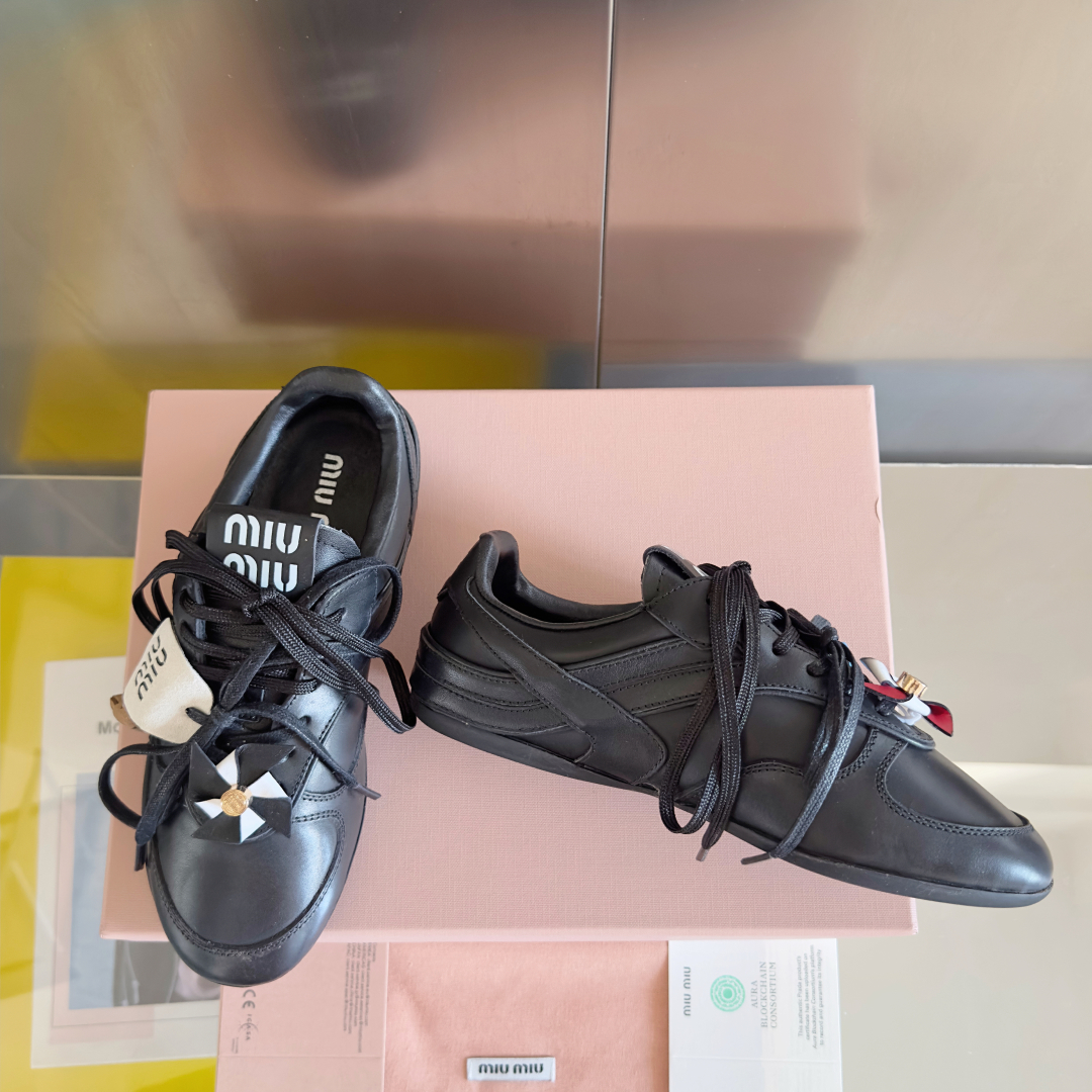 顶级版本MiuMiu缪缪 最新走秀款Gymnasium系列 拼色 休闲 运动鞋 德训鞋 阿甘鞋
原版购入