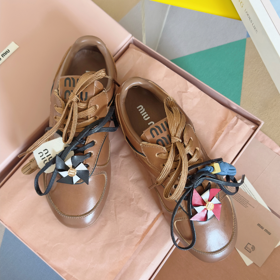 顶级版本MiuMiu缪缪 最新走秀款Gymnasium系列 拼色 休闲 运动鞋 德训鞋 阿甘鞋
原版购入