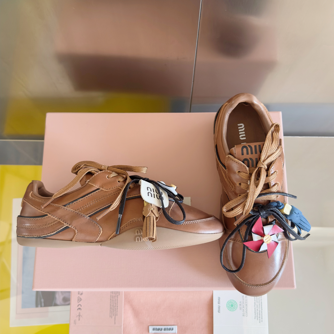 顶级版本MiuMiu缪缪 最新走秀款Gymnasium系列 拼色 休闲 运动鞋 德训鞋 阿甘鞋
原版购入