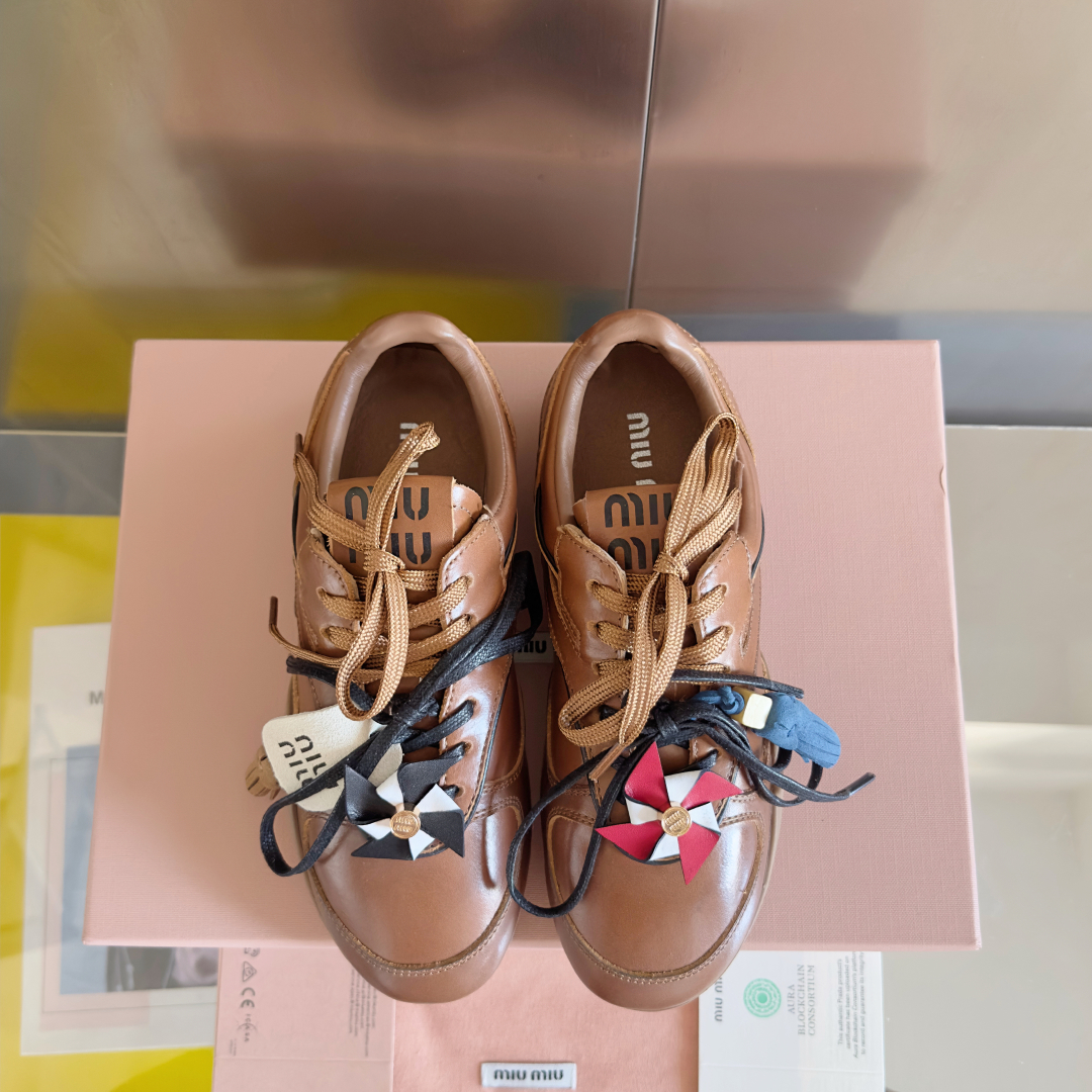 顶级版本MiuMiu缪缪 最新走秀款Gymnasium系列 拼色 休闲 运动鞋 德训鞋 阿甘鞋
原版购入
