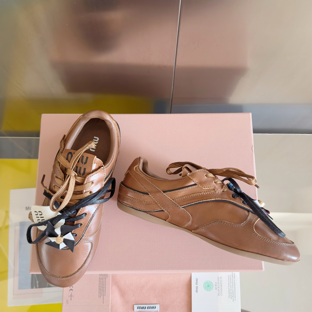 顶级版本MiuMiu缪缪 最新走秀款Gymnasium系列 拼色 休闲 运动鞋 德训鞋 阿甘鞋
原版购入