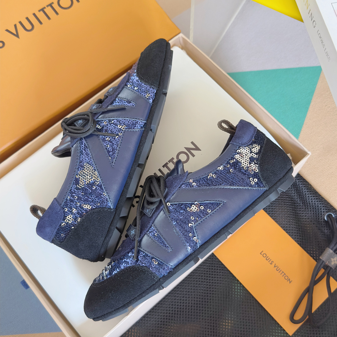 顶级版本:情侣款
LV路易威登 L家 驴牌 最新Sneakerina系列 情侣款 芭蕾运动鞋 德训鞋 休