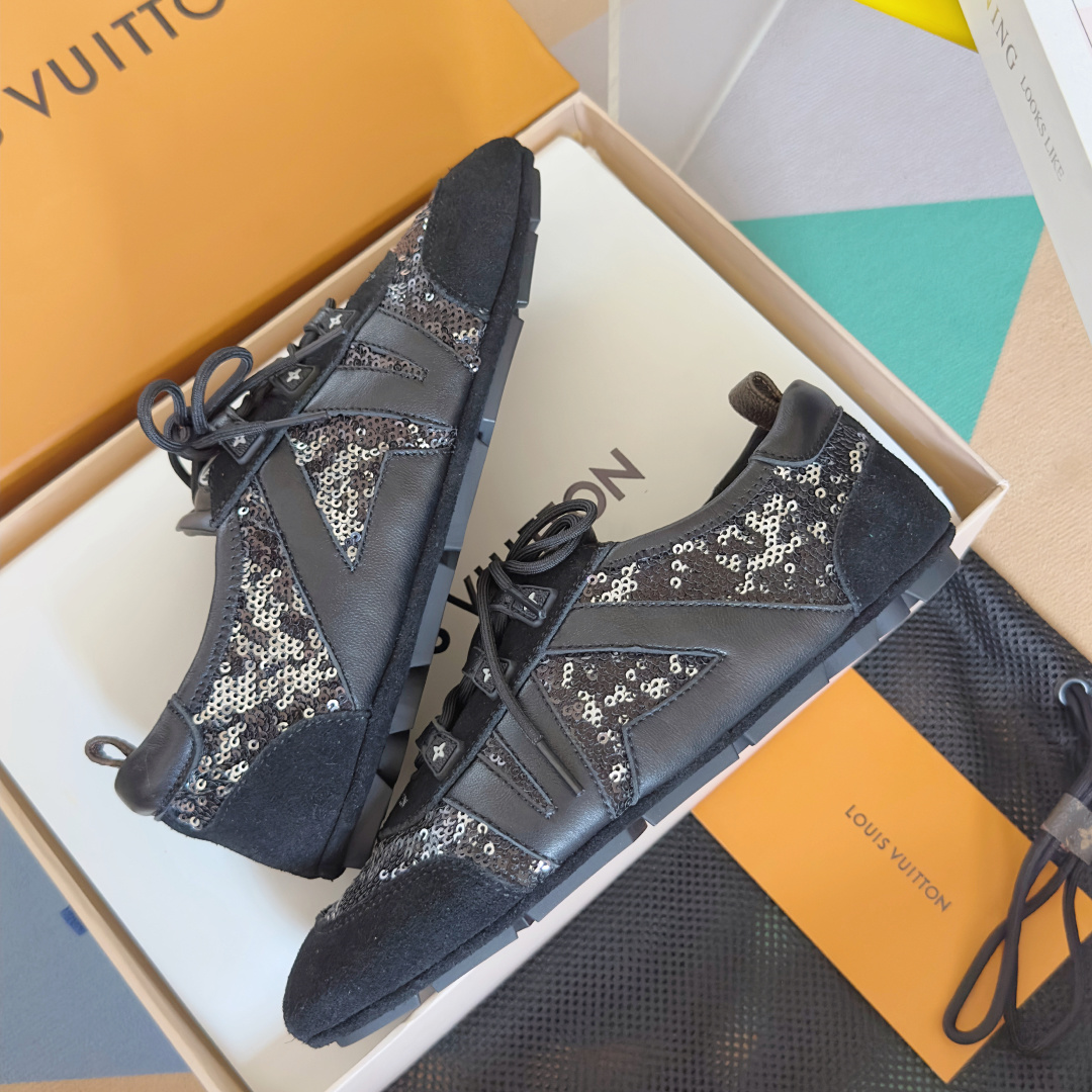 顶级版本:情侣款
LV路易威登 L家 驴牌 最新Sneakerina系列 情侣款 芭蕾运动鞋 德训鞋 休