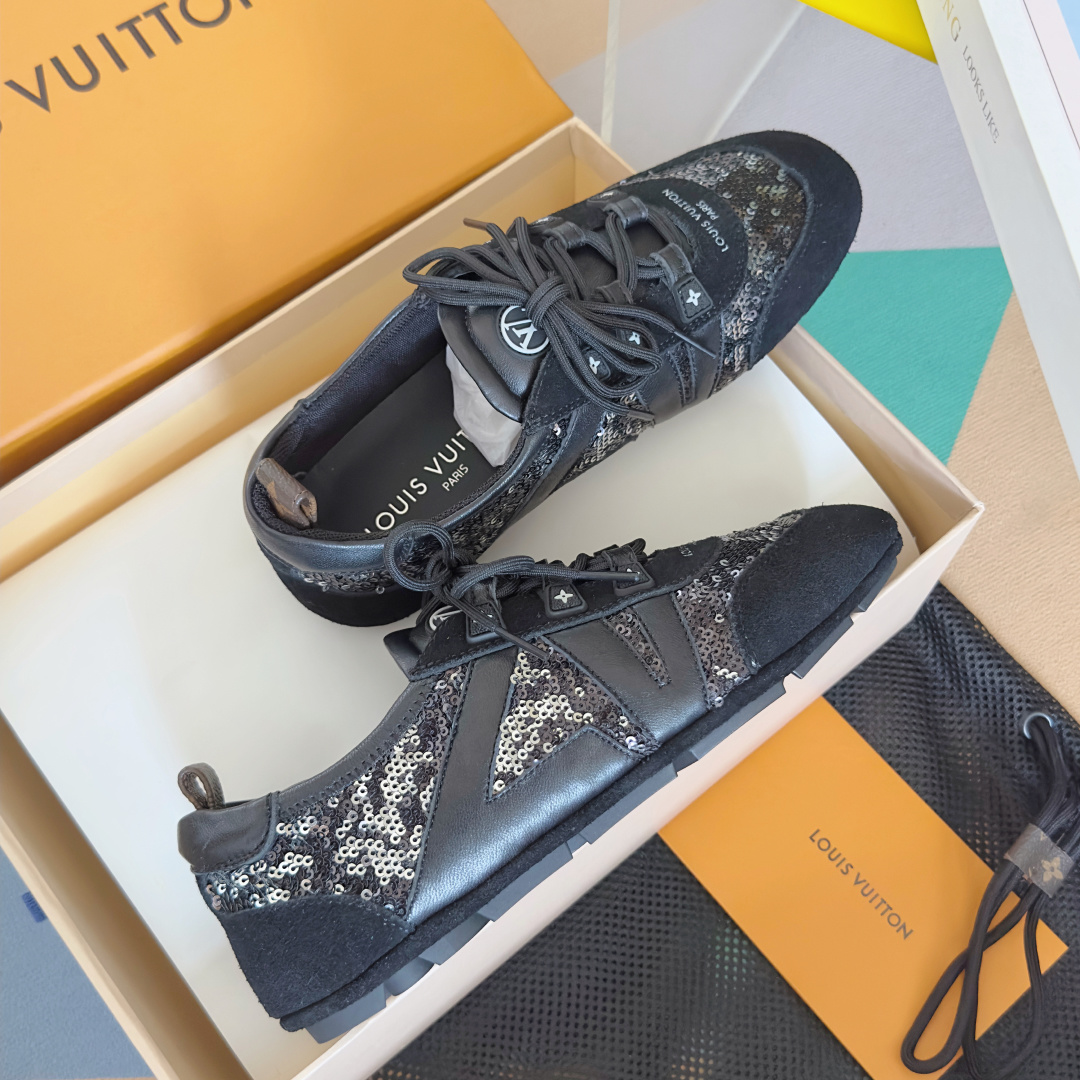 顶级版本:情侣款
LV路易威登 L家 驴牌 最新Sneakerina系列 情侣款 芭蕾运动鞋 德训鞋 休