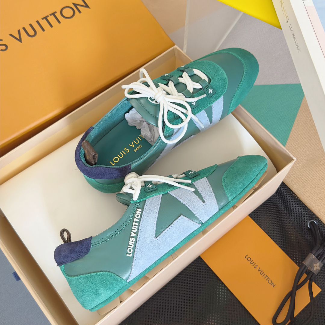 顶级版本:情侣款
LV路易威登 L家 驴牌 最新Sneakerina系列 情侣款 芭蕾运动鞋 德训鞋 休