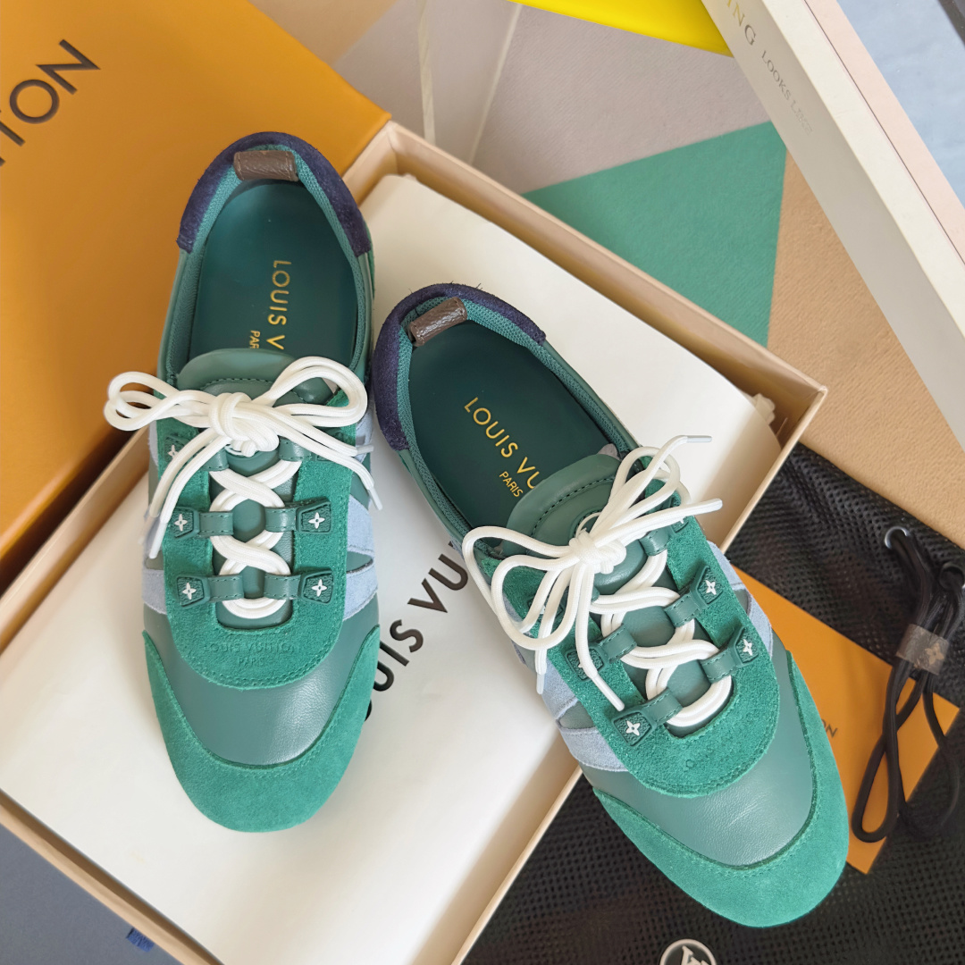 顶级版本:情侣款
LV路易威登 L家 驴牌 最新Sneakerina系列 情侣款 芭蕾运动鞋 德训鞋 休