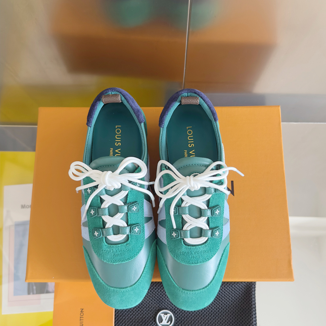 顶级版本:情侣款
LV路易威登 L家 驴牌 最新Sneakerina系列 情侣款 芭蕾运动鞋 德训鞋 休