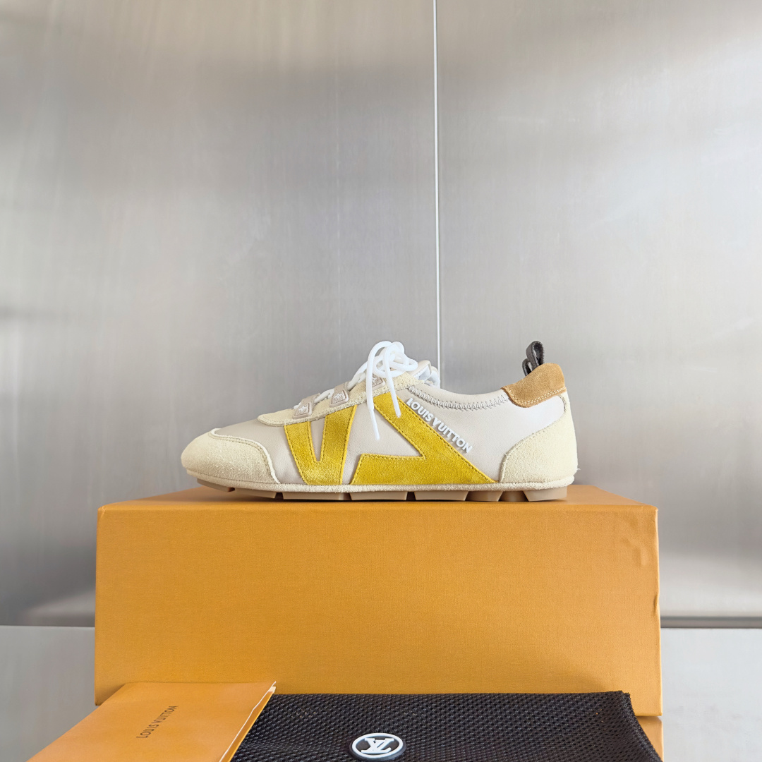 顶级版本:情侣款
LV路易威登 L家 驴牌 最新Sneakerina系列 情侣款 芭蕾运动鞋 德训鞋 休