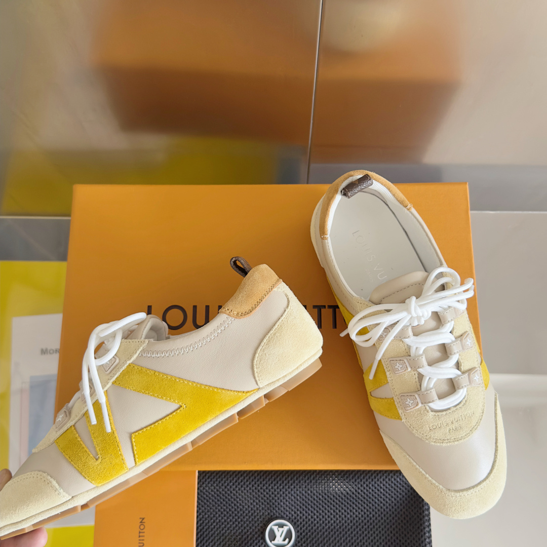 顶级版本:情侣款
LV路易威登 L家 驴牌 最新Sneakerina系列 情侣款 芭蕾运动鞋 德训鞋 休