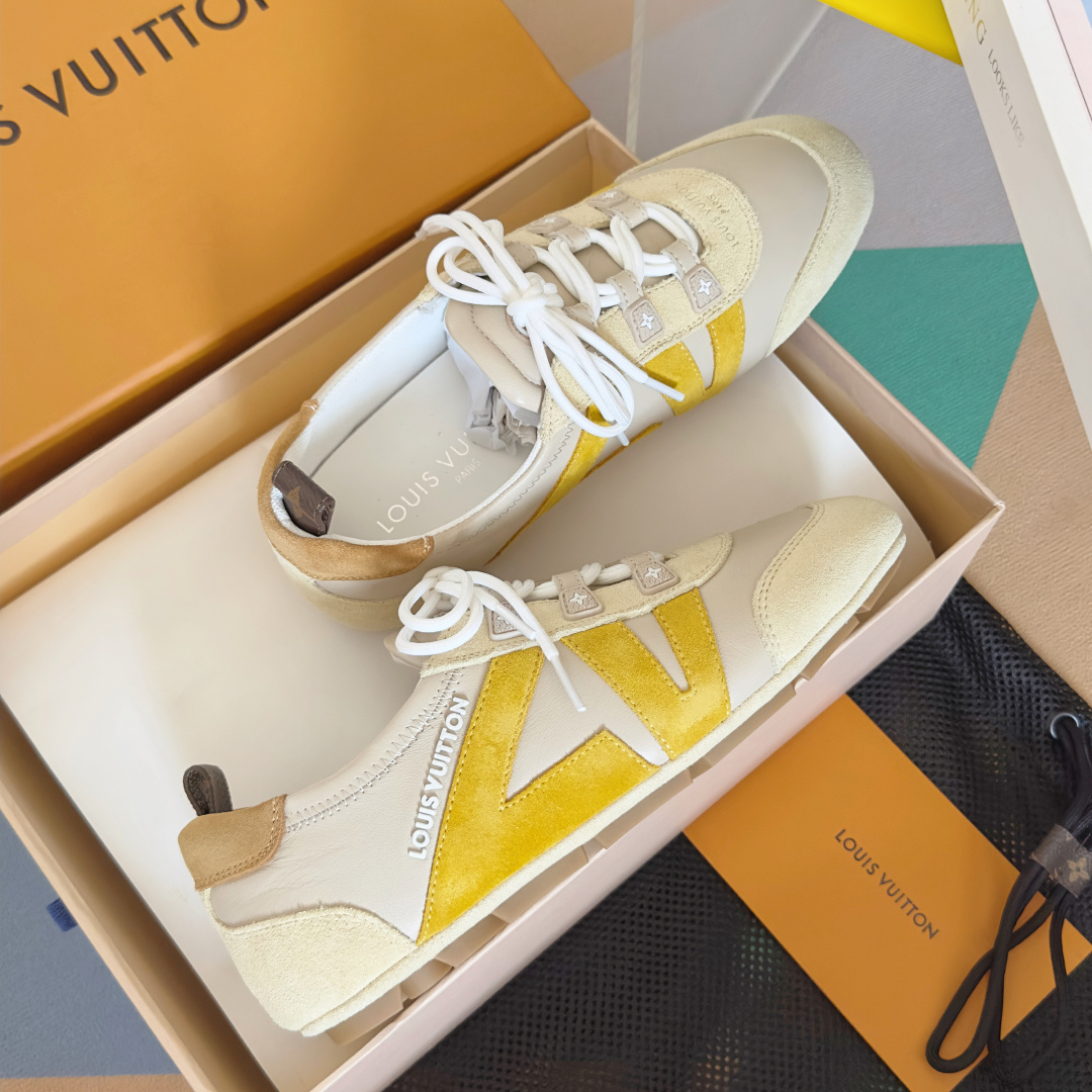 顶级版本:情侣款
LV路易威登 L家 驴牌 最新Sneakerina系列 情侣款 芭蕾运动鞋 德训鞋 休
