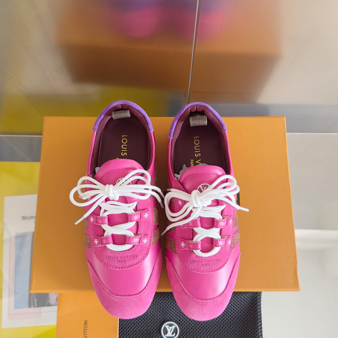 顶级版本:情侣款
LV路易威登 L家 驴牌 最新Sneakerina系列 情侣款 芭蕾运动鞋 德训鞋 休