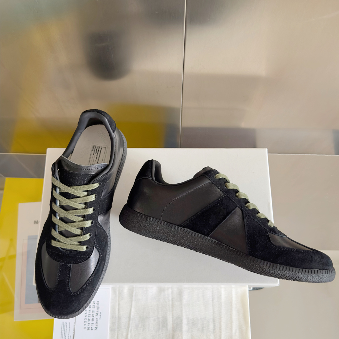顶级版本:情侣款
MaisonMargiela MM6 马吉拉 情侣款 德训鞋 休闲 运动鞋
原版购入开