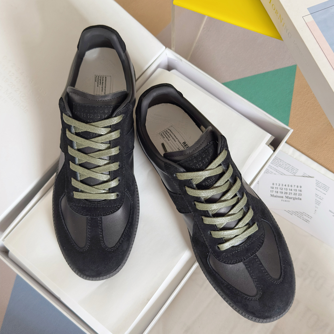 顶级版本:情侣款
MaisonMargiela MM6 马吉拉 情侣款 德训鞋 休闲 运动鞋
原版购入开
