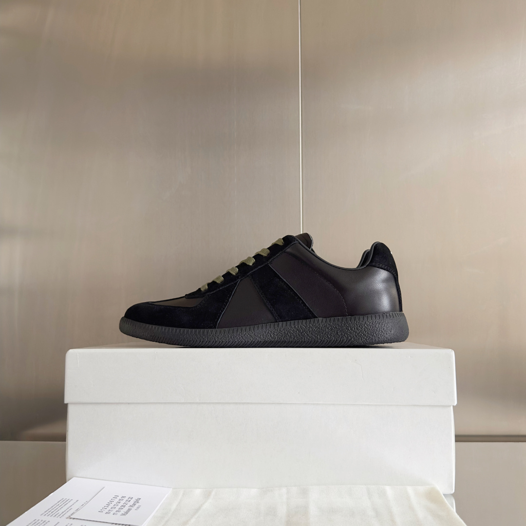 顶级版本:情侣款
MaisonMargiela MM6 马吉拉 情侣款 德训鞋 休闲 运动鞋
原版购入开