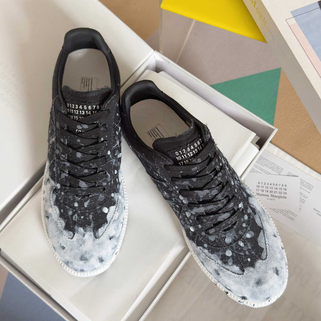 顶级版本:情侣款
MaisonMargiela MM6 马吉拉 情侣款 喷墨 涂鸦 帆布 德训鞋 休闲