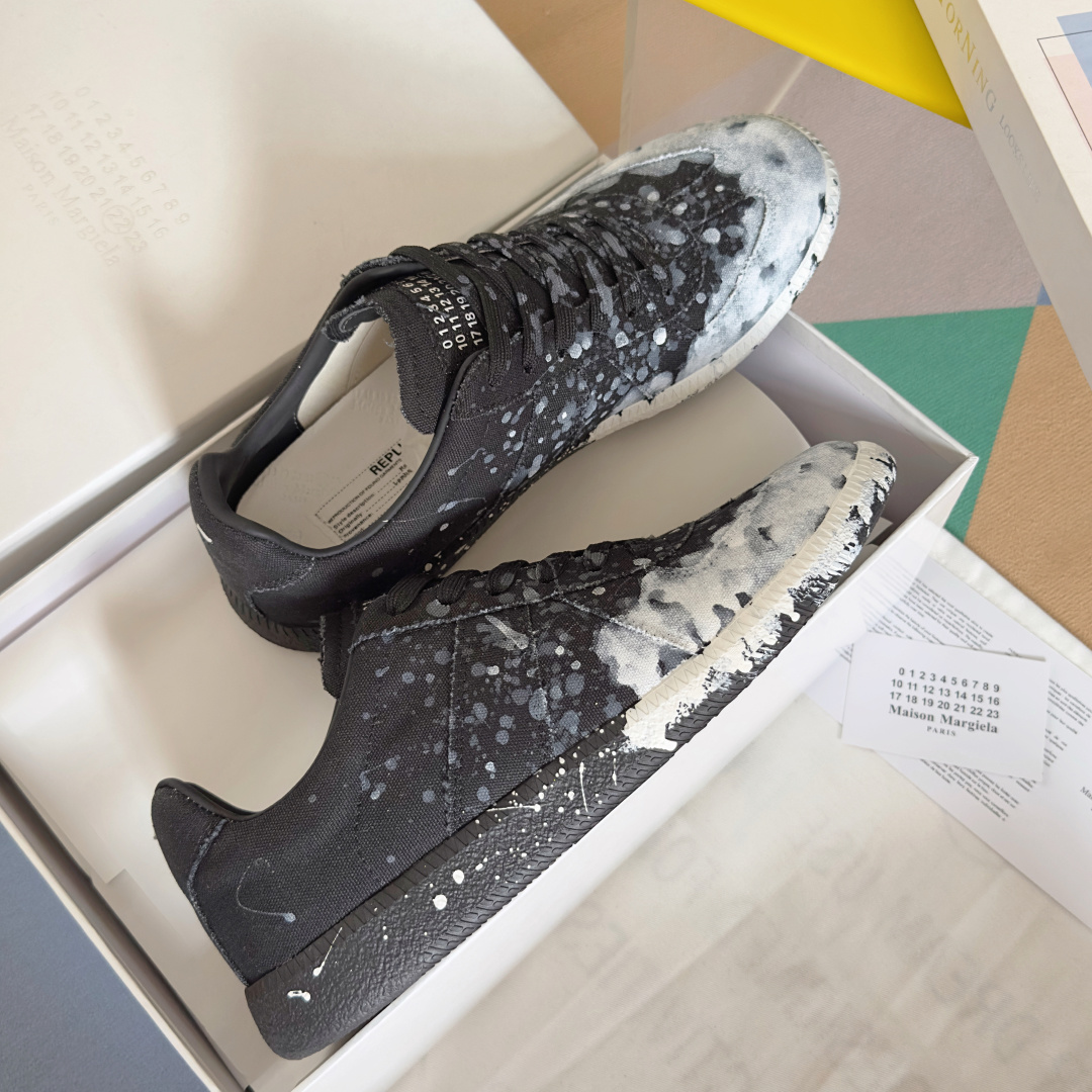 顶级版本:情侣款
MaisonMargiela MM6 马吉拉 情侣款 喷墨 涂鸦 帆布 德训鞋 休闲