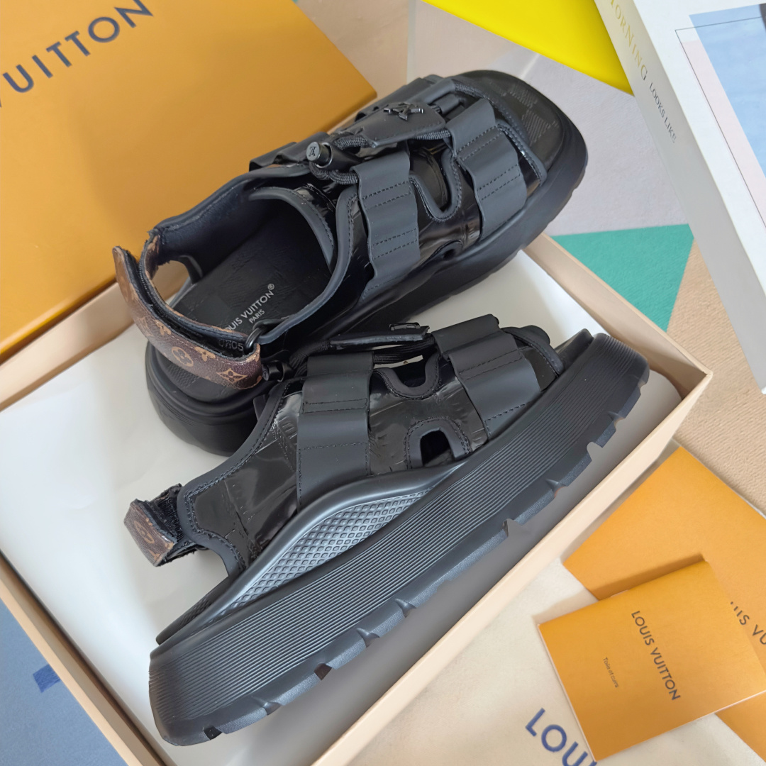 顶级版本:女款
LV路易威登 L家 驴牌 Chameleon Comfort系列 厚底 老花 凉鞋
原版