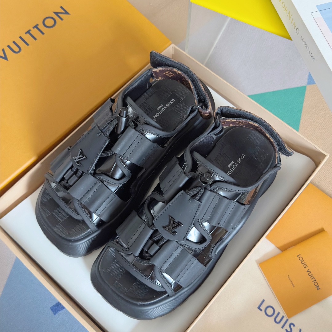 顶级版本:女款
LV路易威登 L家 驴牌 Chameleon Comfort系列 厚底 老花 凉鞋
原版