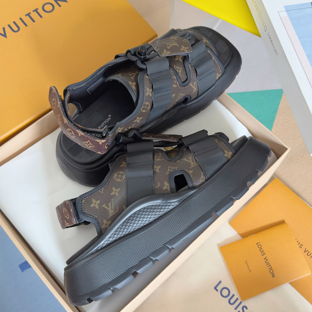 顶级版本:女款
LV路易威登 L家 驴牌 Chameleon Comfort系列 厚底 老花 凉鞋
原版