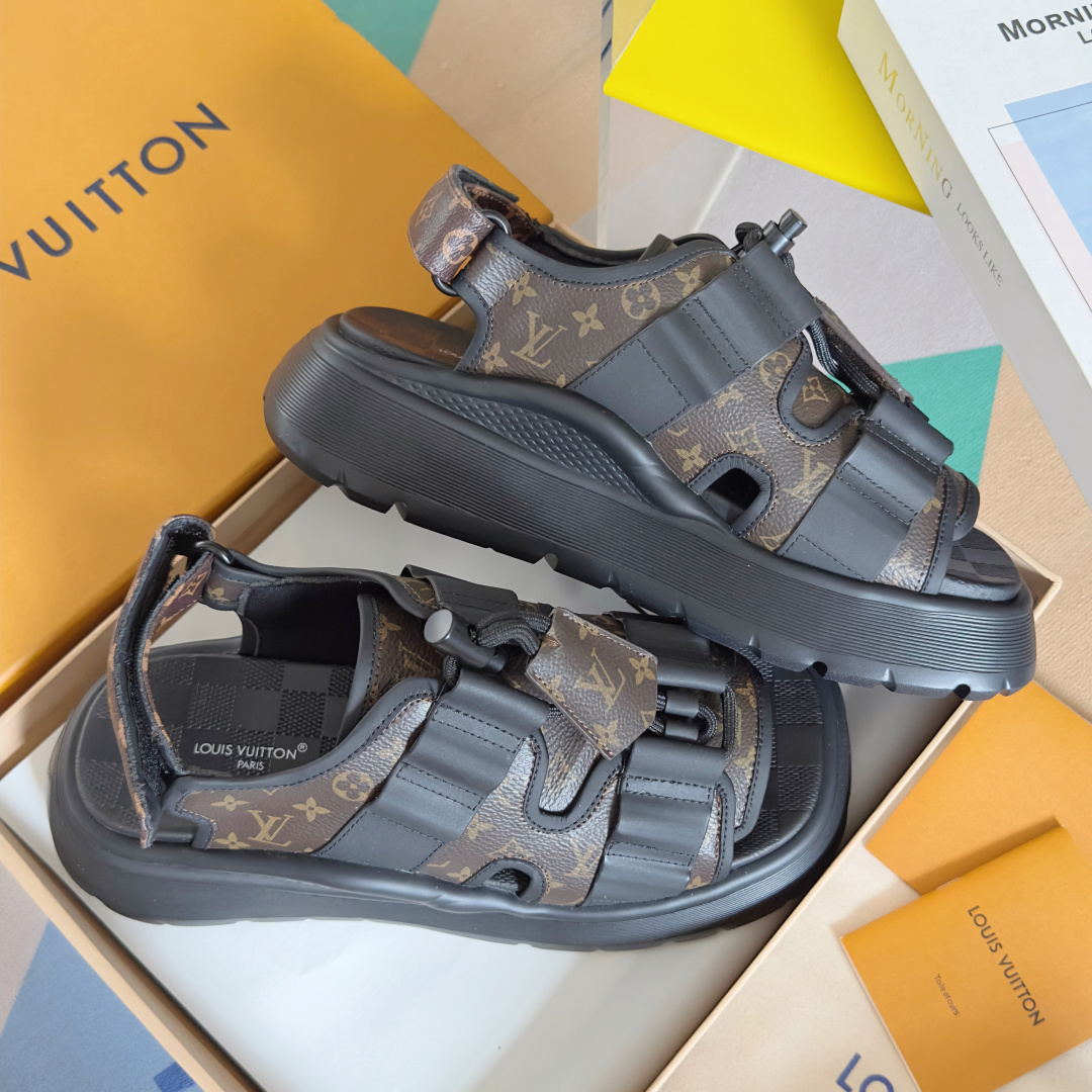 顶级版本:女款
LV路易威登 L家 驴牌 Chameleon Comfort系列 厚底 老花 凉鞋
原版