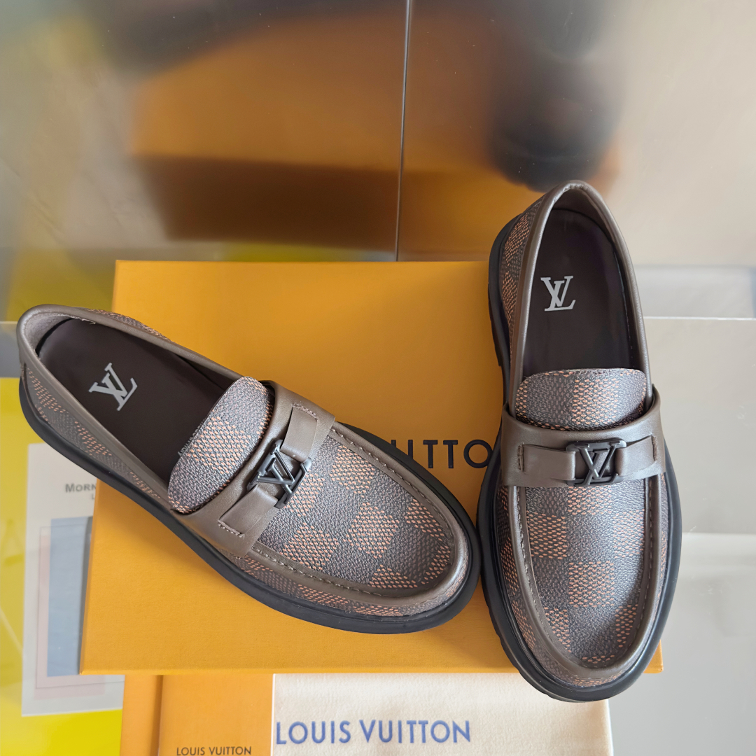 顶级版本：
LV 路易威登 L家 驴牌 Major系列 厚底 休闲 乐福鞋
原版购入开发 做货 本款 M