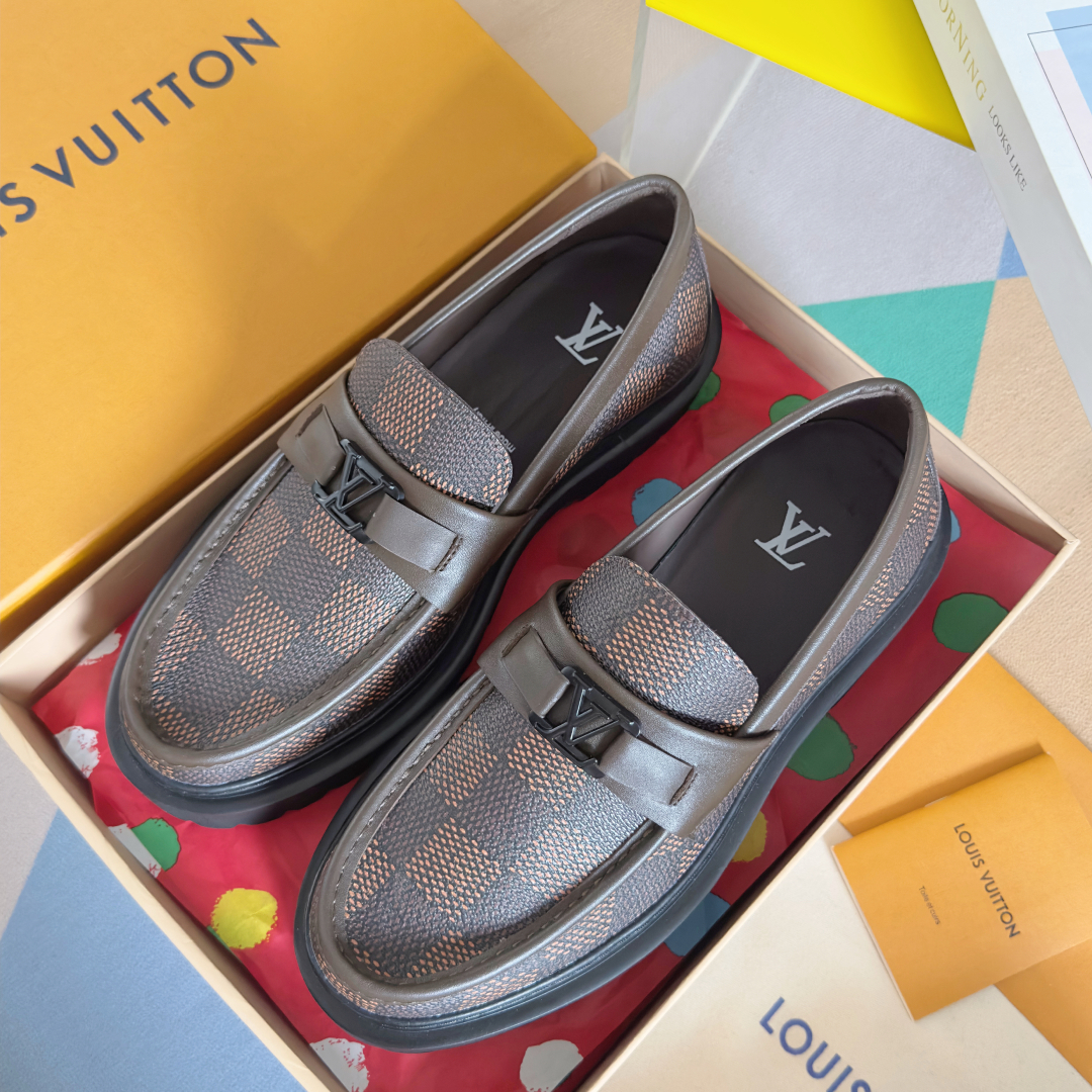 顶级版本：
LV 路易威登 L家 驴牌 Major系列 厚底 休闲 乐福鞋
原版购入开发 做货 本款 M