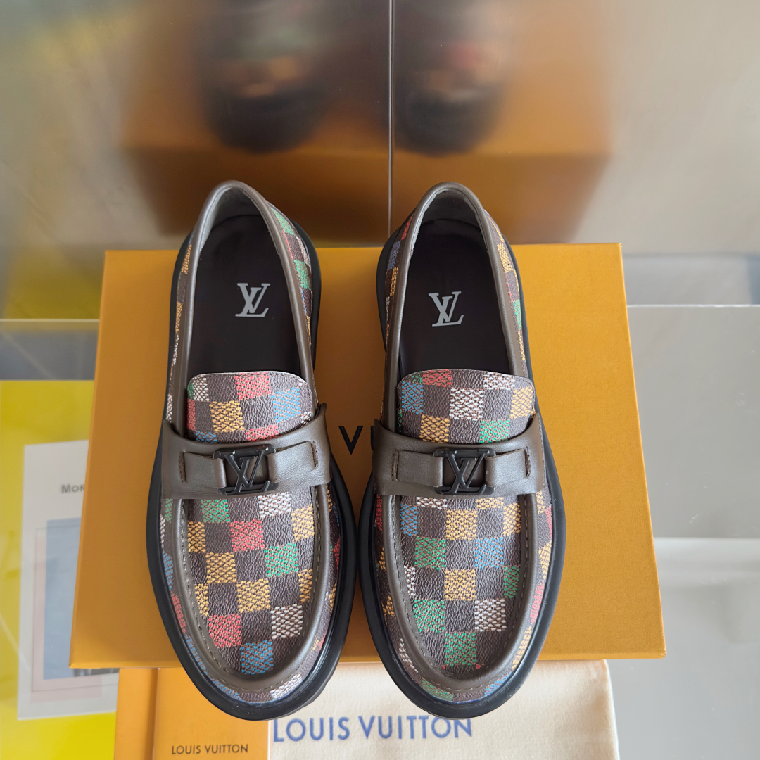 顶级版本：
LV 路易威登 L家 驴牌 Major系列 厚底 休闲 乐福鞋
原版购入开发 做货 本款 M