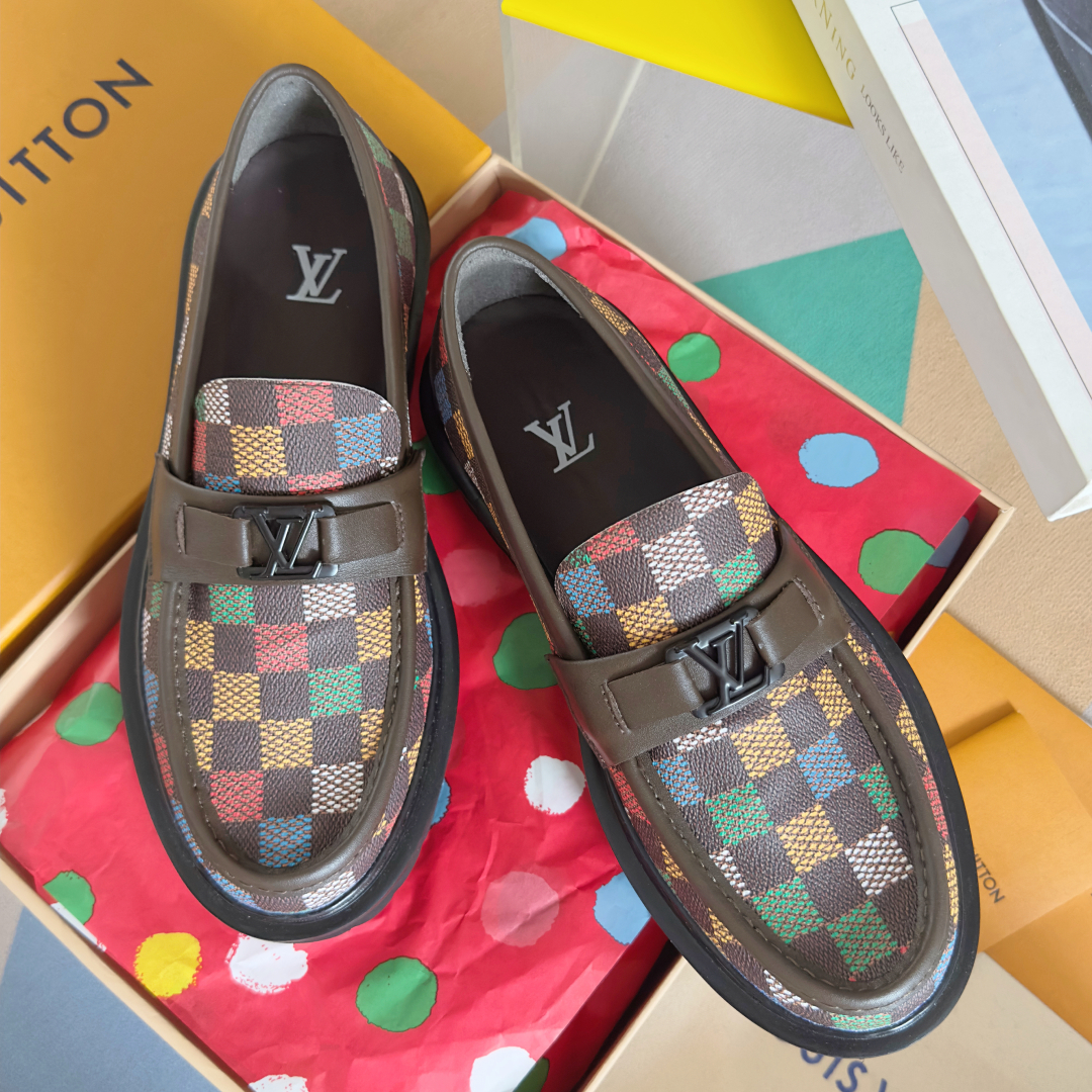 顶级版本：
LV 路易威登 L家 驴牌 Major系列 厚底 休闲 乐福鞋
原版购入开发 做货 本款 M