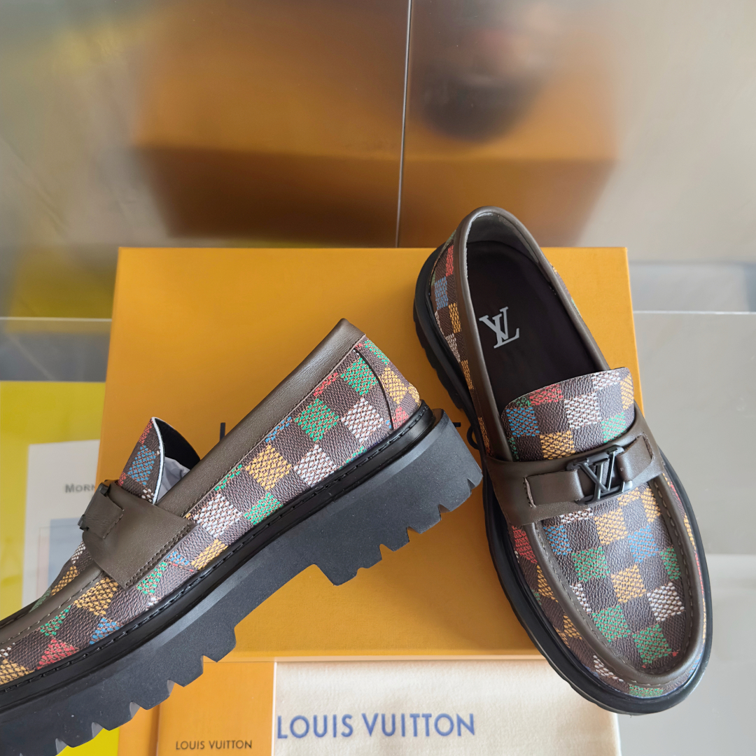 顶级版本：
LV 路易威登 L家 驴牌 Major系列 厚底 休闲 乐福鞋
原版购入开发 做货 本款 M