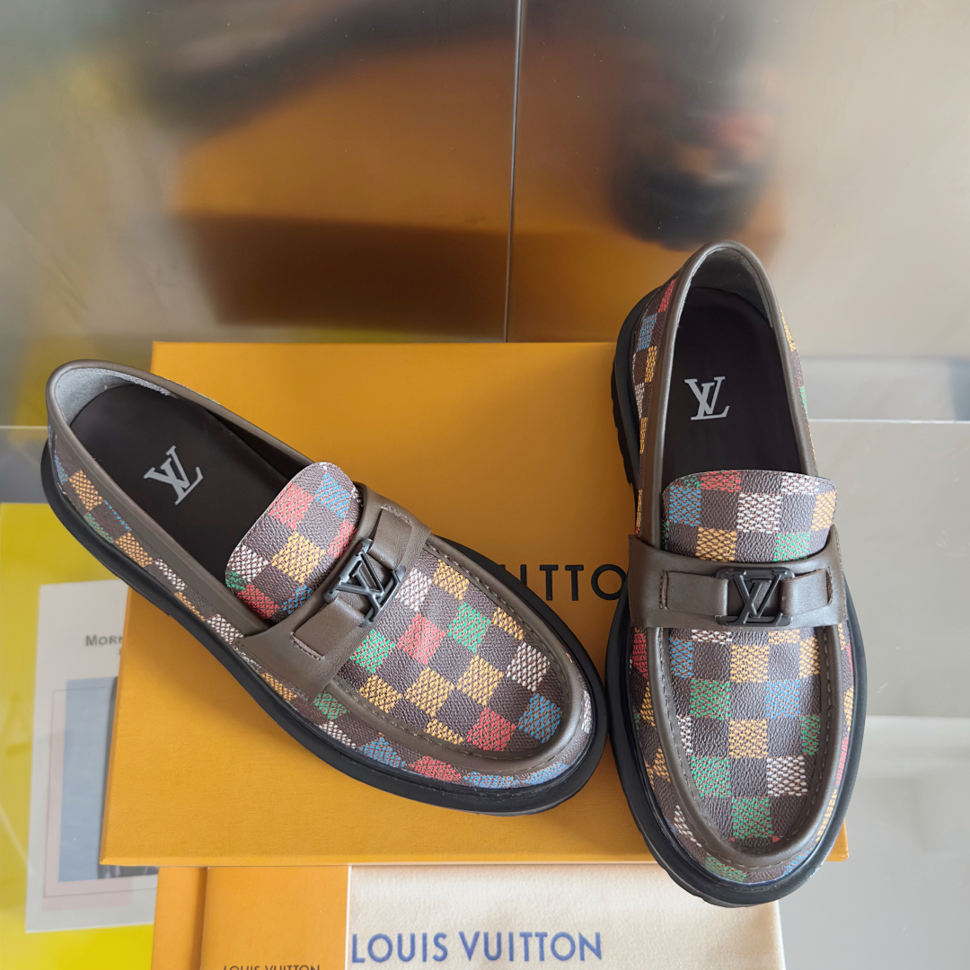 顶级版本：
LV 路易威登 L家 驴牌 Major系列 厚底 休闲 乐福鞋
原版购入开发 做货 本款 M
