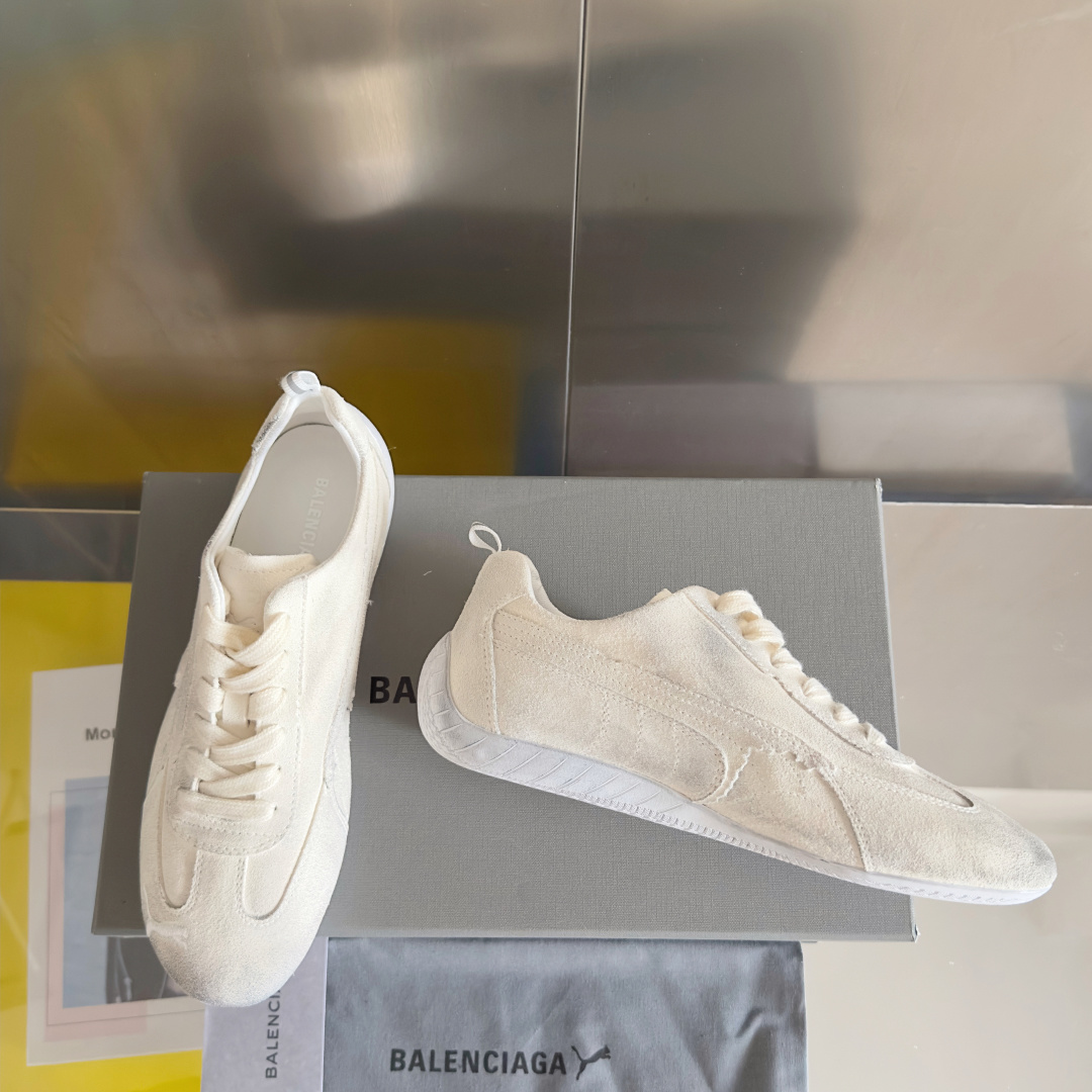 顶级版本:女款
巴黎世家Balenciaga × 彪马PUMA 联名款Ultrasoft Speedca