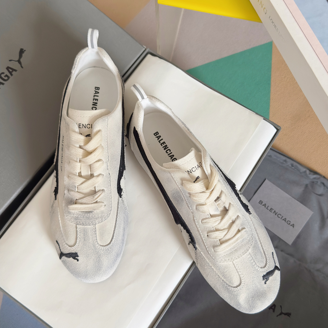 顶级版本:女款
巴黎世家Balenciaga × 彪马PUMA 联名款Ultrasoft Speedca