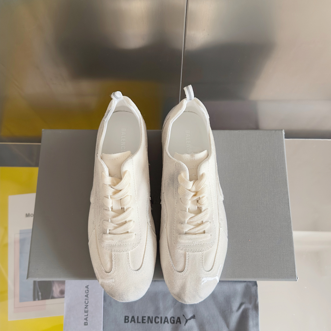 顶级版本:女款
巴黎世家Balenciaga × 彪马PUMA 联名款Ultrasoft Speedca