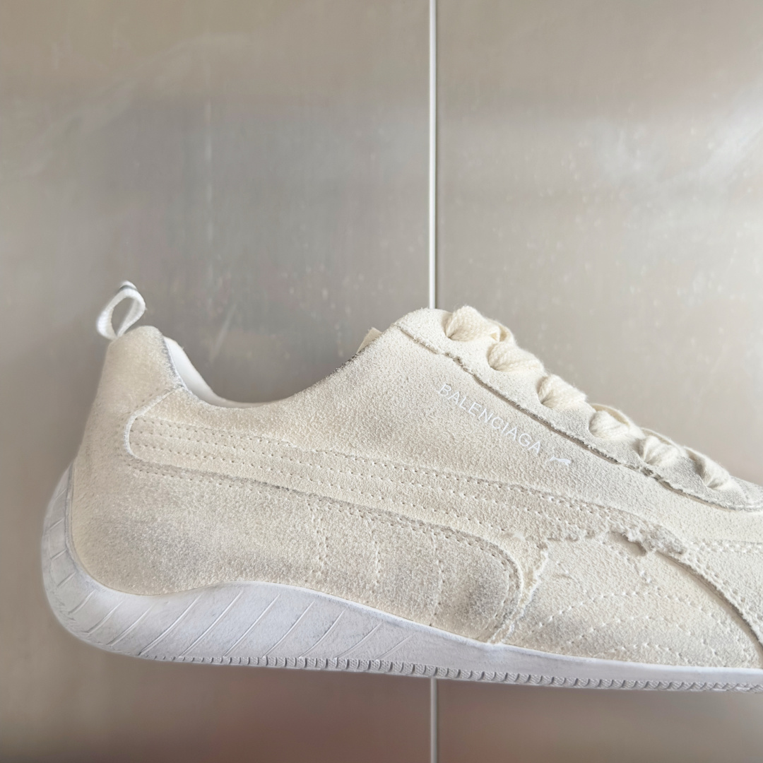 顶级版本:女款
巴黎世家Balenciaga × 彪马PUMA 联名款Ultrasoft Speedca