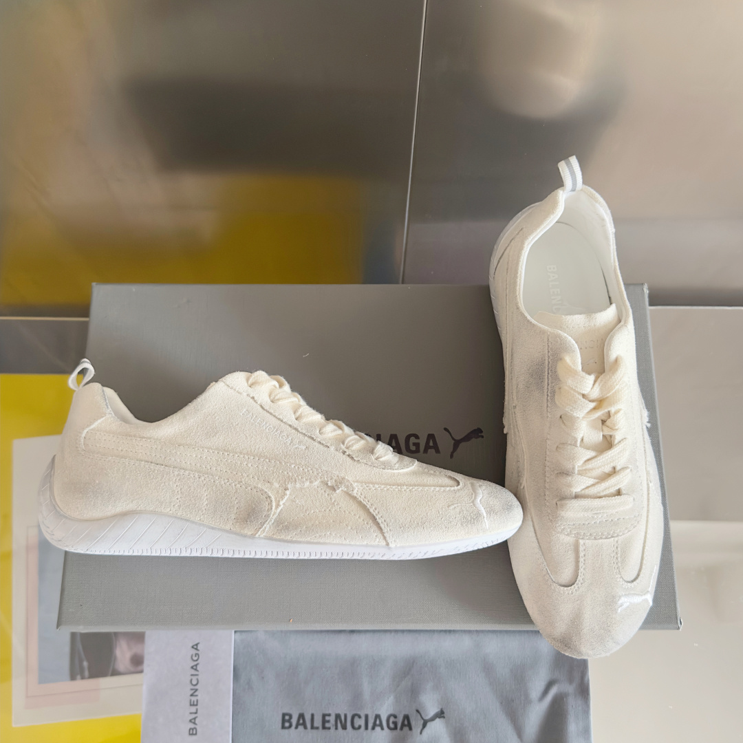顶级版本:女款
巴黎世家Balenciaga × 彪马PUMA 联名款Ultrasoft Speedca