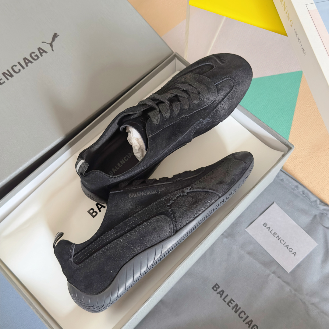 顶级版本:女款
巴黎世家Balenciaga × 彪马PUMA 联名款Ultrasoft Speedca