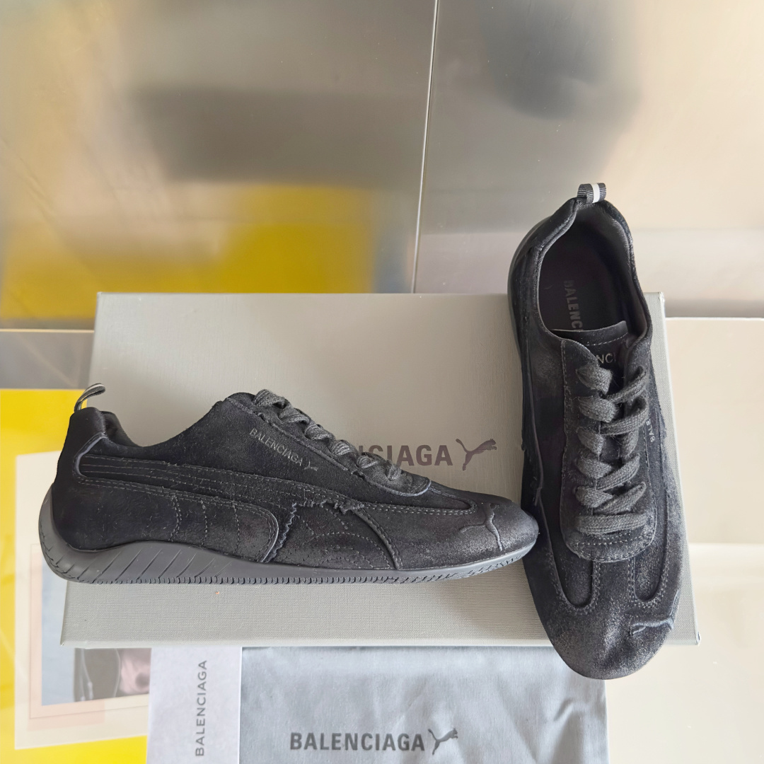 顶级版本:女款
巴黎世家Balenciaga × 彪马PUMA 联名款Ultrasoft Speedca