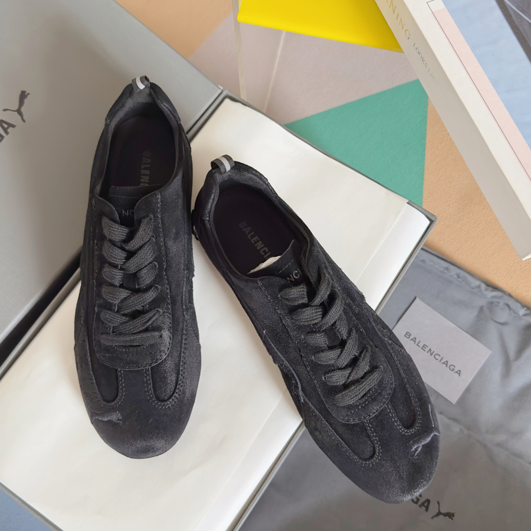 顶级版本:女款
巴黎世家Balenciaga × 彪马PUMA 联名款Ultrasoft Speedca