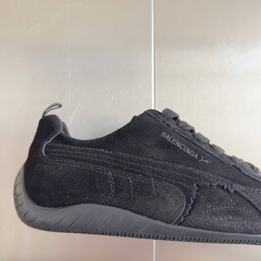 顶级版本:女款
巴黎世家Balenciaga × 彪马PUMA 联名款Ultrasoft Speedca