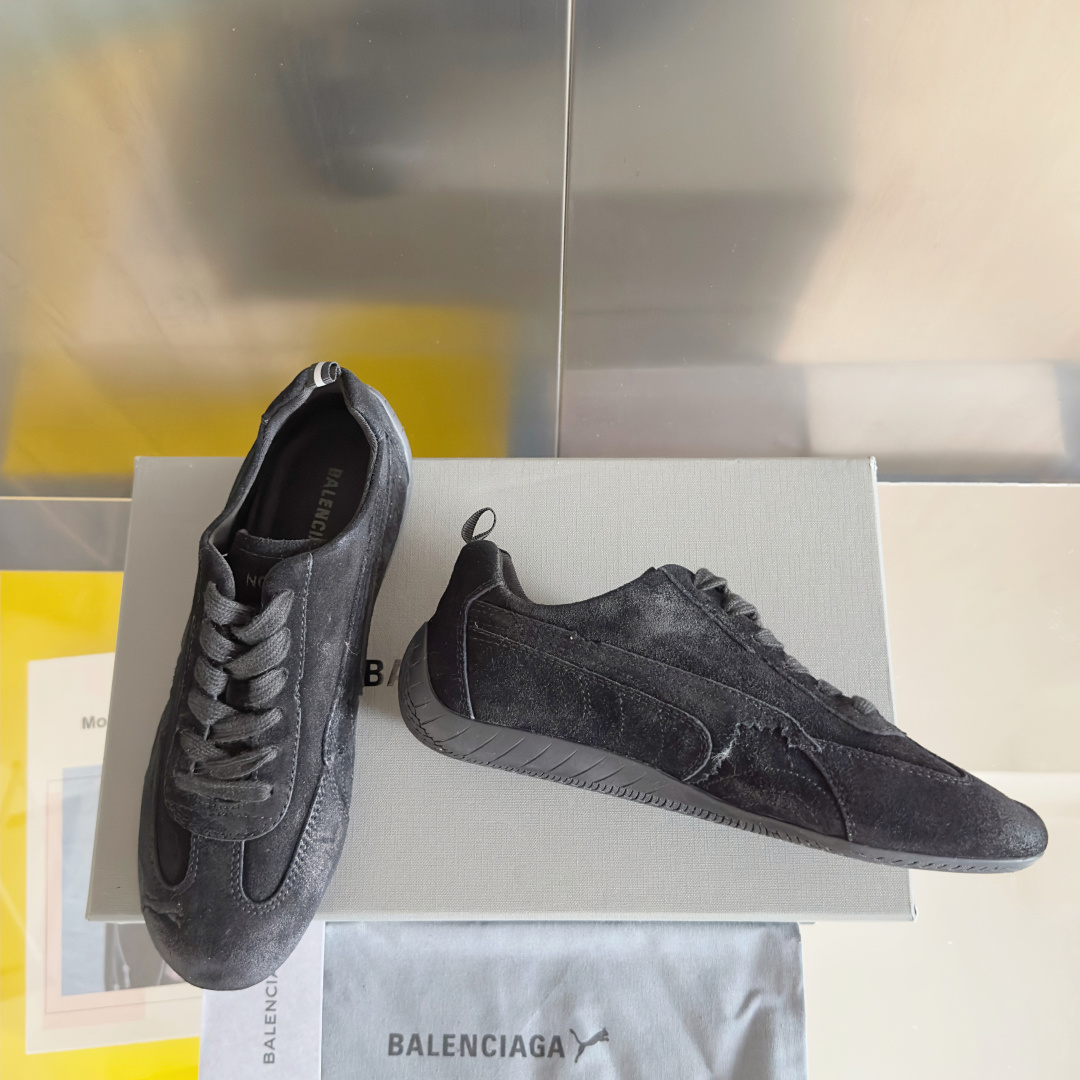 顶级版本:女款
巴黎世家Balenciaga × 彪马PUMA 联名款Ultrasoft Speedca
