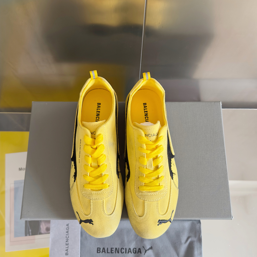 顶级版本:女款
巴黎世家Balenciaga × 彪马PUMA 联名款Ultrasoft Speedca