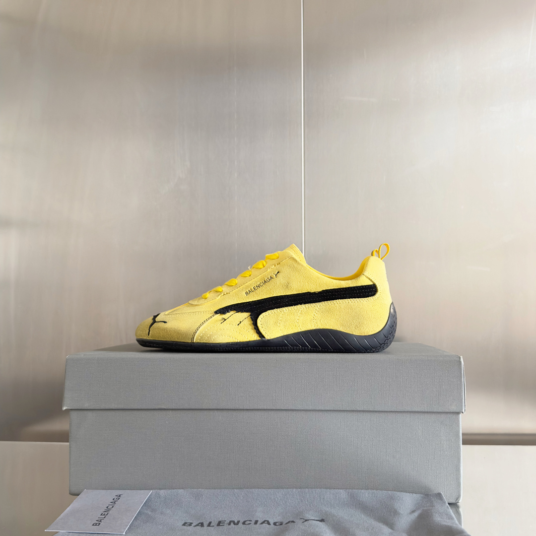 顶级版本:女款
巴黎世家Balenciaga × 彪马PUMA 联名款Ultrasoft Speedca