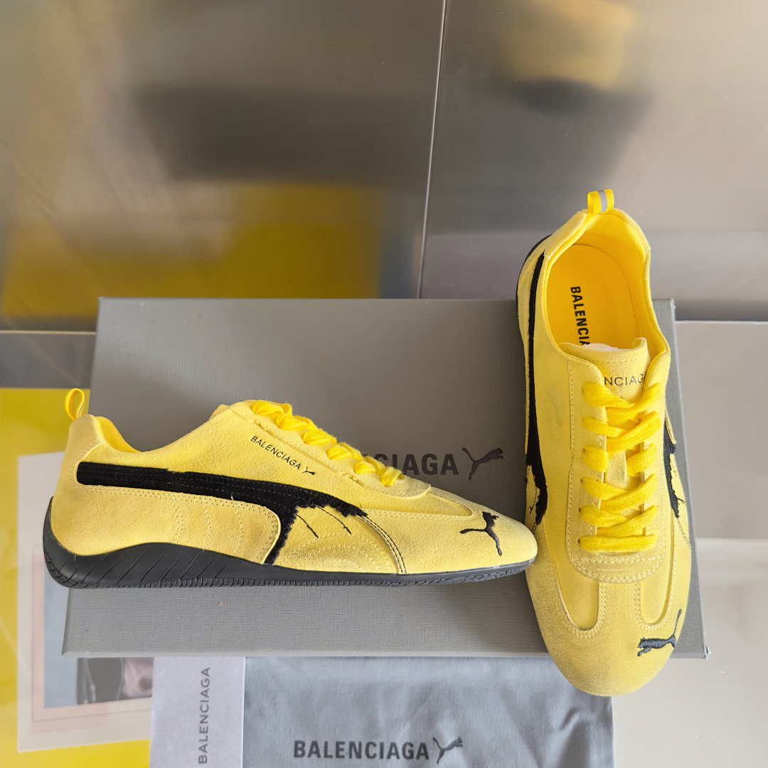 顶级版本:女款
巴黎世家Balenciaga × 彪马PUMA 联名款Ultrasoft Speedca