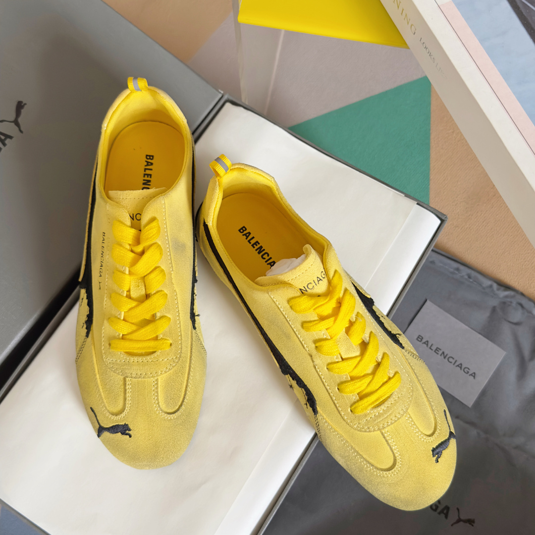 顶级版本:女款
巴黎世家Balenciaga × 彪马PUMA 联名款Ultrasoft Speedca