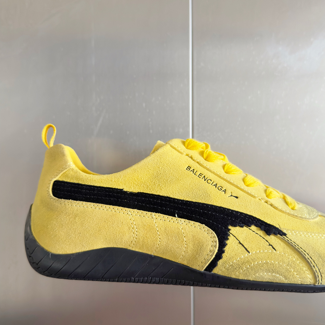 顶级版本:女款
巴黎世家Balenciaga × 彪马PUMA 联名款Ultrasoft Speedca