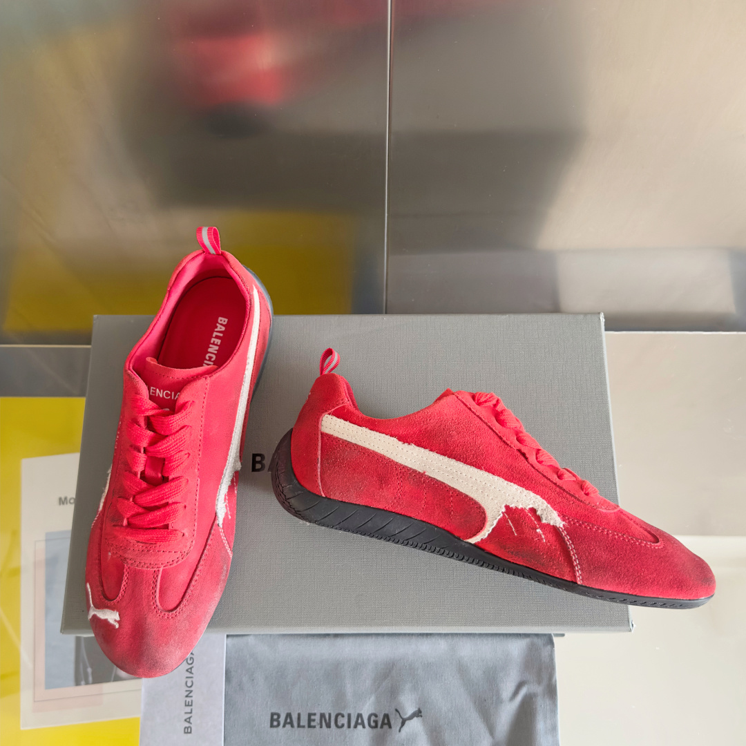 顶级版本:女款
巴黎世家Balenciaga × 彪马PUMA 联名款Ultrasoft Speedca