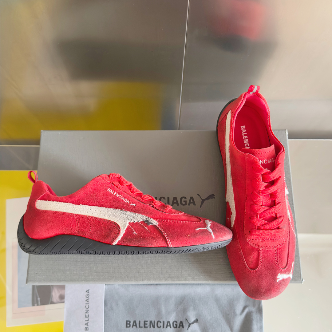 顶级版本:女款
巴黎世家Balenciaga × 彪马PUMA 联名款Ultrasoft Speedca