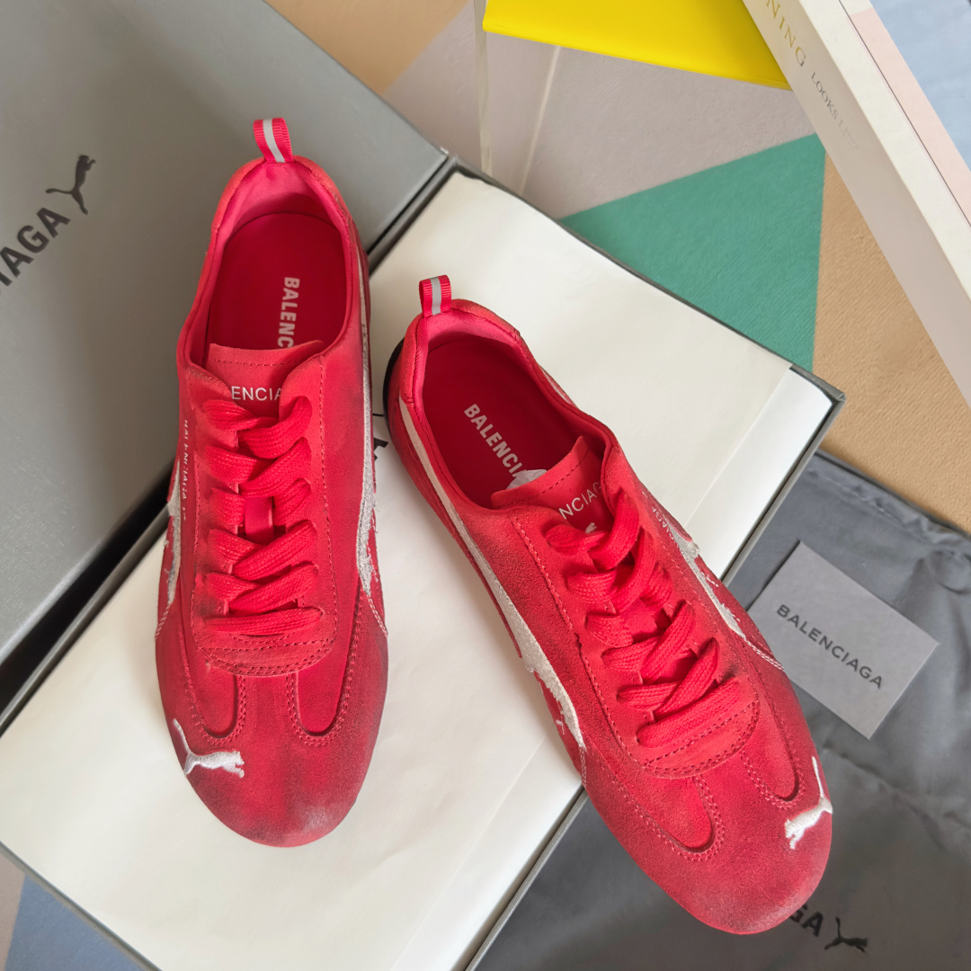 顶级版本:女款
巴黎世家Balenciaga × 彪马PUMA 联名款Ultrasoft Speedca