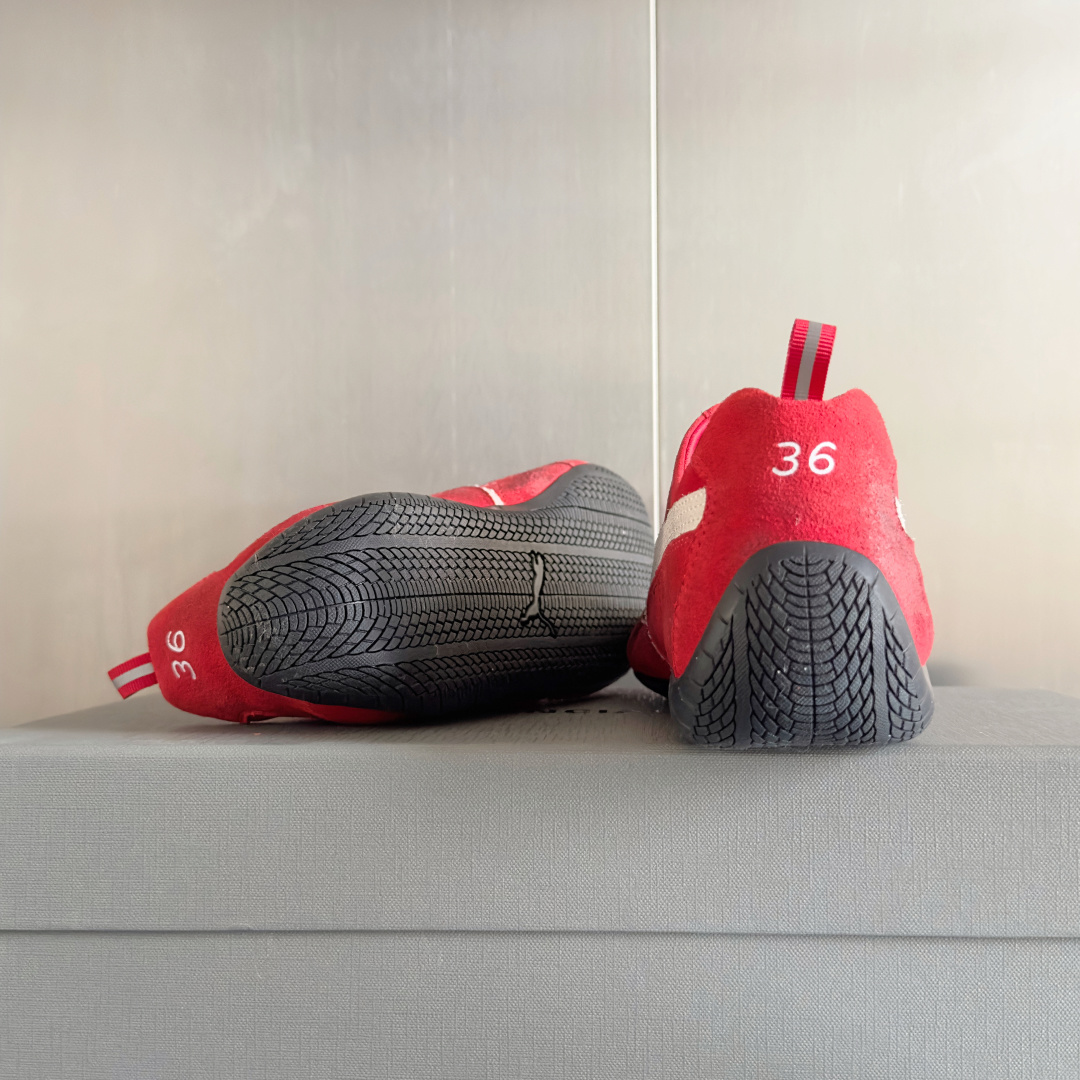 顶级版本:女款
巴黎世家Balenciaga × 彪马PUMA 联名款Ultrasoft Speedca