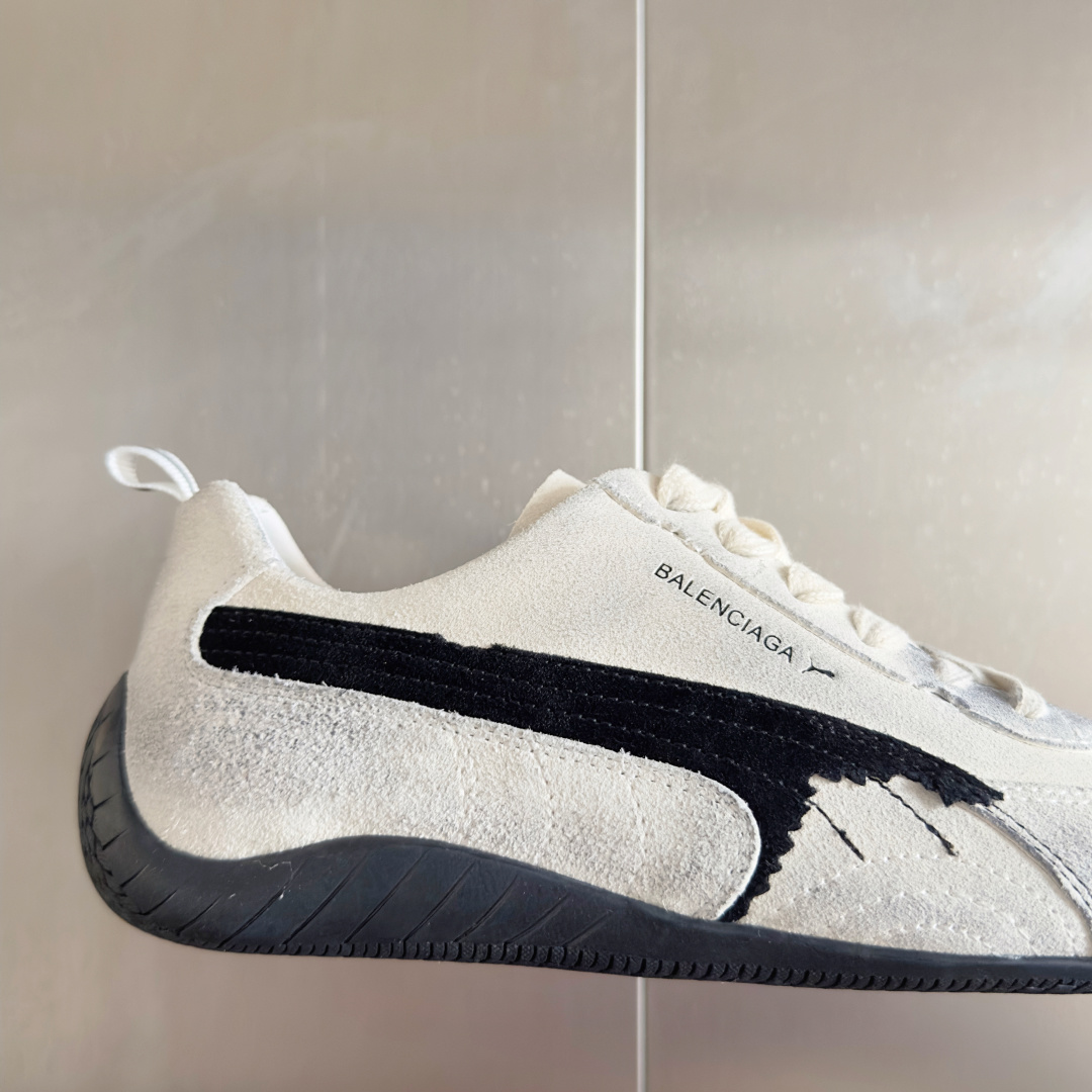 顶级版本:女款
巴黎世家Balenciaga × 彪马PUMA 联名款Ultrasoft Speedca